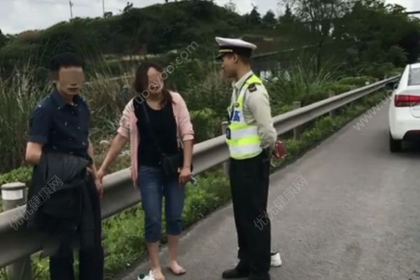 離婚路上丈夫欲同歸于盡！妻子高速跳車逃生！(1)