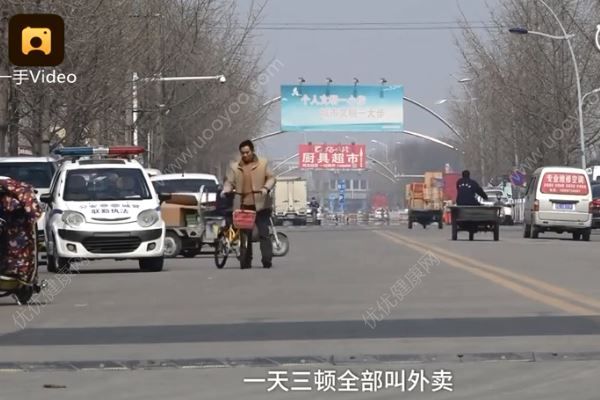 女友一日三餐叫外賣，男子缺錢偷近萬元鞋變賣(4)