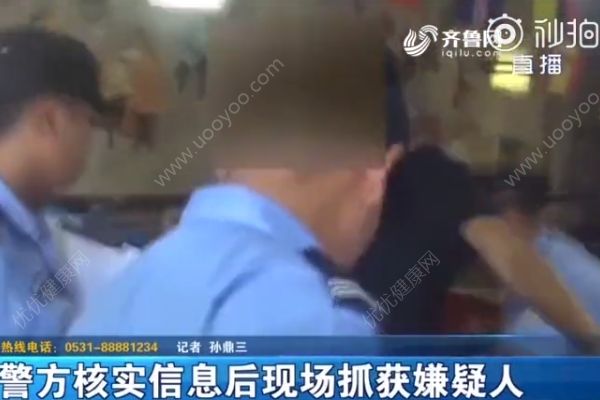 乘客吹噓捅了5人，的哥報警后一查真是逃犯(2)