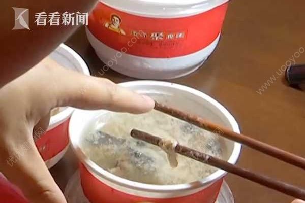 男子叫外賣吃出20多條蟲，餐飲企業(yè)：因為天氣潮濕(2)