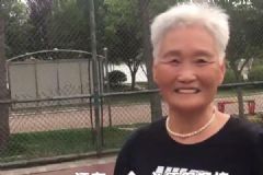 73歲籃球奶奶每天打球能輕松上籃，老年人適合什么運(yùn)動(dòng)？[多圖]