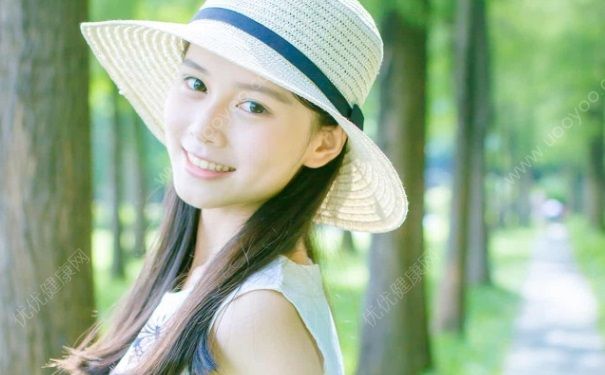 18歲胸小還會(huì)發(fā)育嗎？18歲女生胸小要怎么變大？(1)