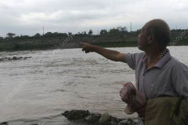 湖南兩名學(xué)生被水沖走，暴雨天氣要注意些什么？(1)