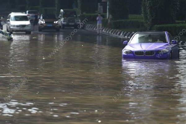 湖南兩名學(xué)生被水沖走，暴雨天氣要注意些什么？(3)