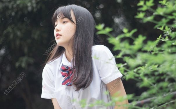 16歲女生胸部一大一小正常嗎？16歲乳房一大一小怎么辦？(4)