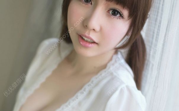 16歲女孩肩膀一高一低怎么辦？16歲女生肩膀不對稱是為什么？(2)