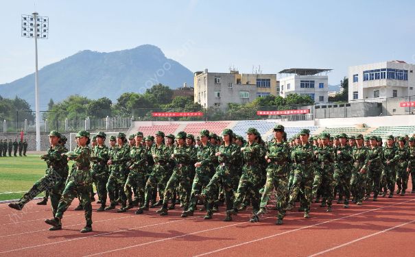 不想軍訓(xùn)怎么辦？軍訓(xùn)不想去該怎么做？(2)