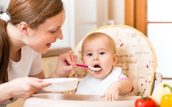 寶寶挑食不愛吃飯?jiān)趺崔k？三歲寶寶挑食特別厲害怎么辦？(3)