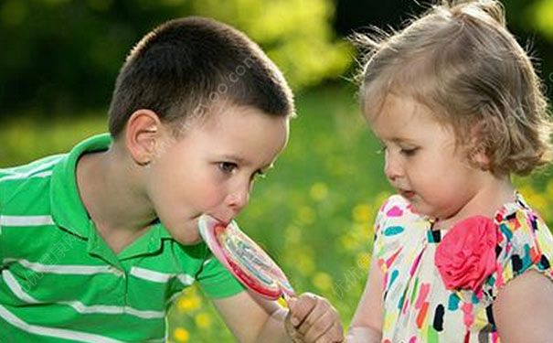 孩子喜歡吃零食怎么辦？孩子吃零食不吃飯怎么辦？(2)