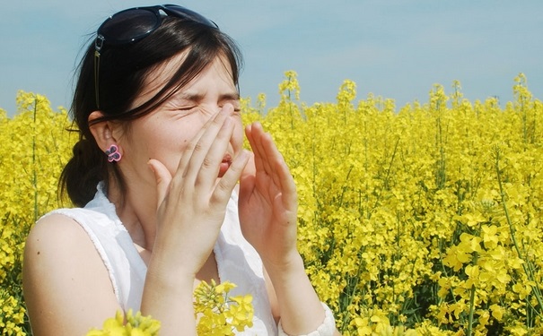 花粉過敏臉腫了怎么辦？花粉過敏怎么辦？(1)