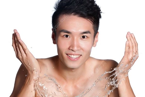 高中男生可以用護(hù)膚品嗎？高中男生如何護(hù)膚？(3)