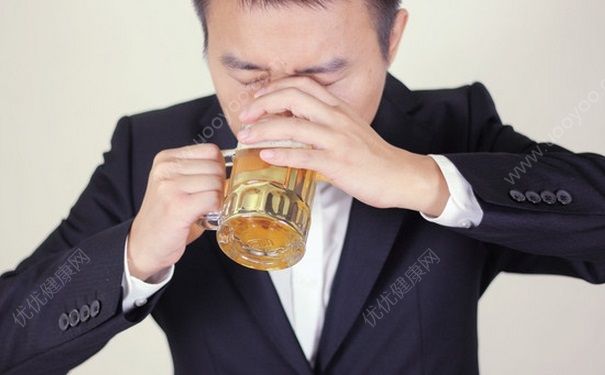 酒精肝的癥狀有哪些？酒精肝要怎么治療？(1)