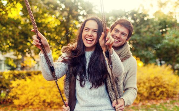 男人怎樣才能獲得女人的好感？博取女人的芳心該怎么做？(1)