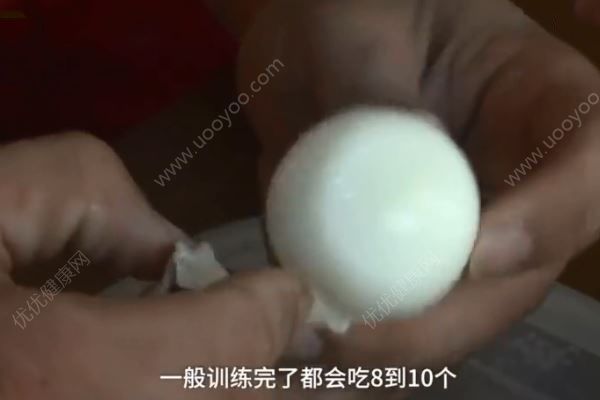 健身教練每天狂吃40個雞蛋，每天吃幾個雞蛋比較合適(2)