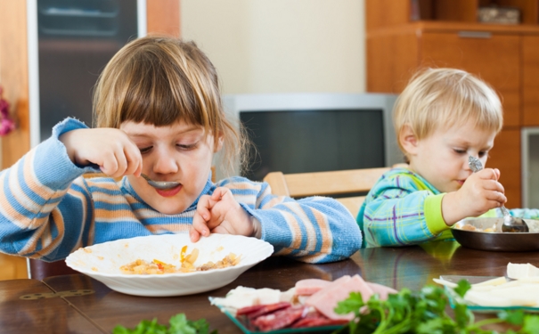 寶寶輔食過敏什么癥狀？寶寶吃輔食過敏的癥狀？(1)