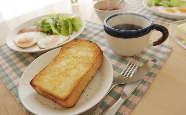 早餐吃什么會變傻？什么早餐食物不宜多吃？(1)