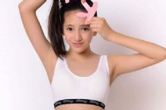 14歲女孩乳房發(fā)育了嗎？正常14歲女生胸部有多大？[多圖]