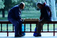 老人下棋好不好？老人下棋樂趣多[多圖]