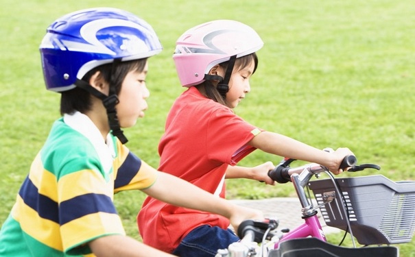 孩子能騎自行車嗎？孩子騎自行車好不好？(1)