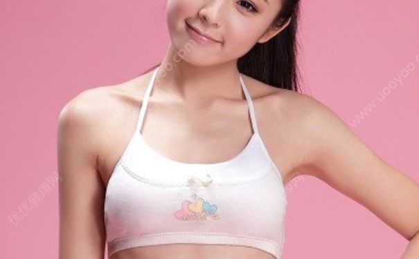 16歲女孩的胸很大正常嗎？16歲女生的胸部多大正常？(1)