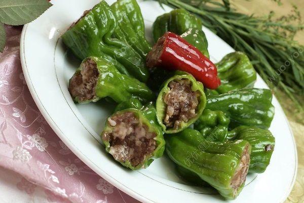 辣椒里面塞肉餡叫什么菜？辣椒里面塞肉餡怎么做？(1)