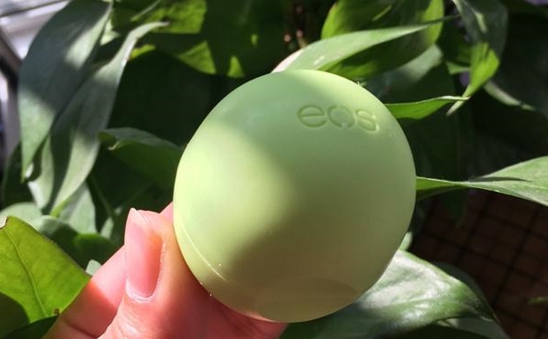 eos潤唇球多少錢？eos唇膏正版價格(1)