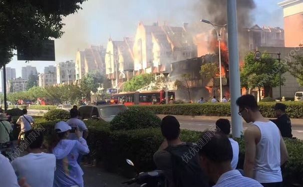 杭州某地發(fā)生爆炸已致2人死亡55人受傷，被炸傷怎么辦？(1)