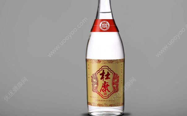 夏季喝白酒能冰鎮(zhèn)嗎？白酒冰鎮(zhèn)喝可以嗎？(1)