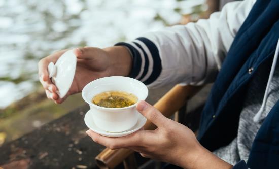 女性喝茶好處多但要喝對(duì)才養(yǎng)生 女人喝茶時(shí)要注意什么