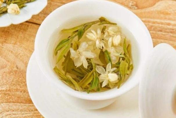 茉莉花茶的作用有哪些？茉莉花茶上火嗎？