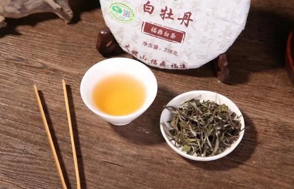 白牡丹茶屬于什么茶類？牡丹花蕊茶有什么功效和作用？